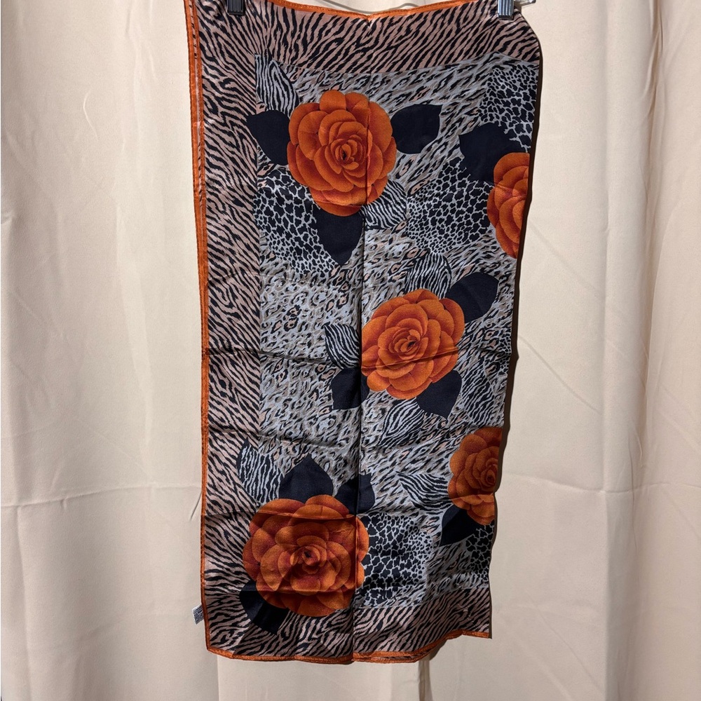 Vintage 100% silk Oscar de la Renta Print Scarf